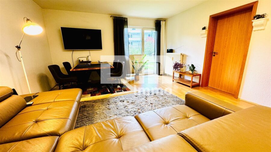 (R)eserviert!Gepflegte 2 Zimmer Terrassenwohnung in infrastrukturell guter Wohnlage - Wohn / Esszimmer / Zugang Terrasse